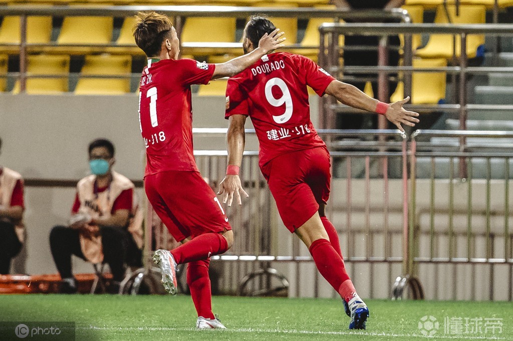 包含火力全开！比分分析比赛数据创纪录的词条