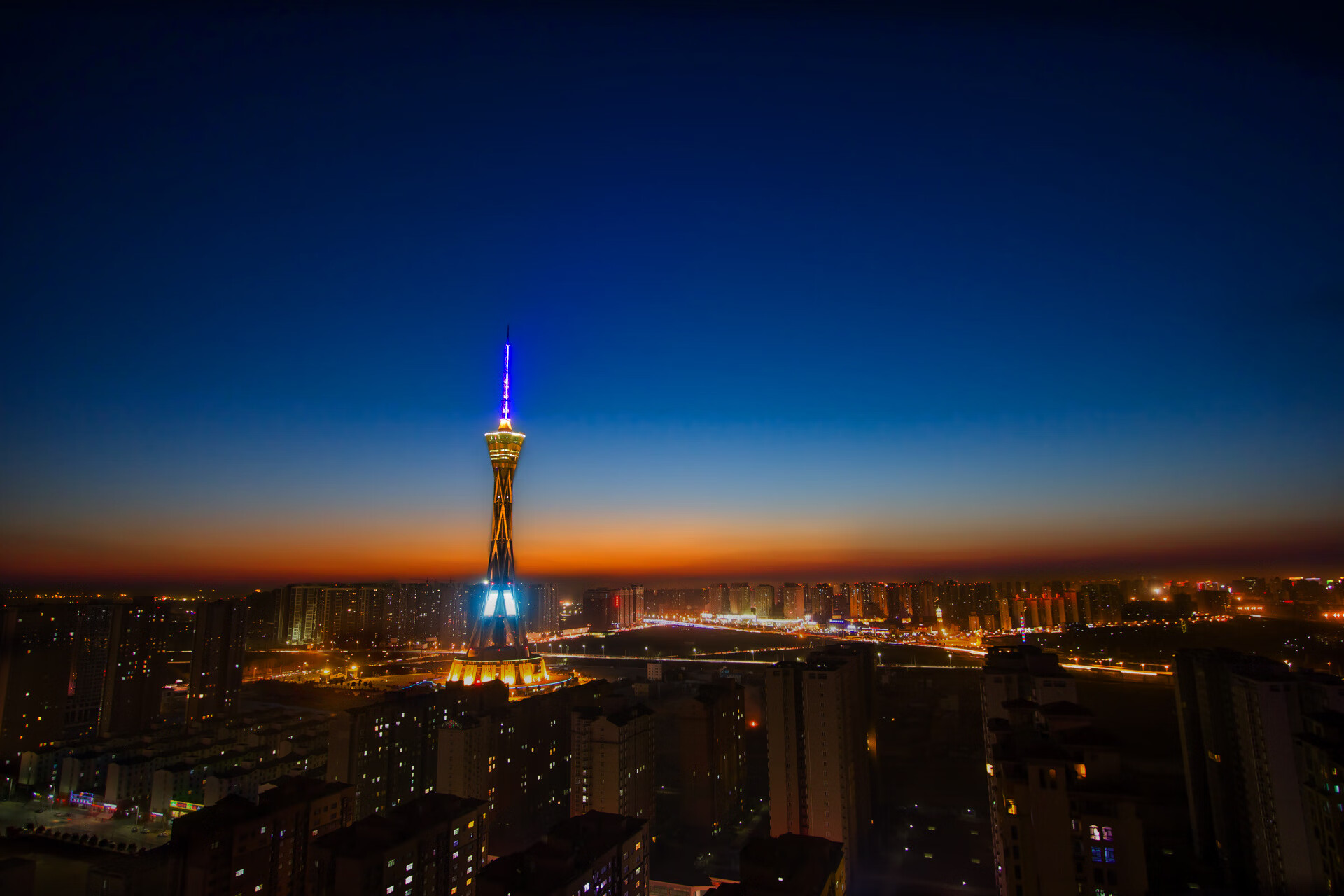 -卢卡库点燃伊斯坦布尔之夜，多特蒙德客场挑战土耳其豪门的欧冠激战